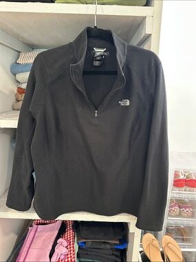 The North Face Black Half-Zip Fleece Pullover women’s size xxl (fits like a L)
